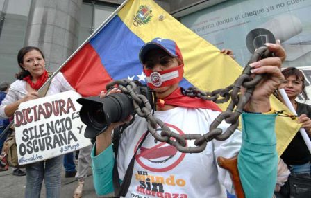 La Guerra de Chavez Contra Comunicadores Sociales y Medios en el 2005
